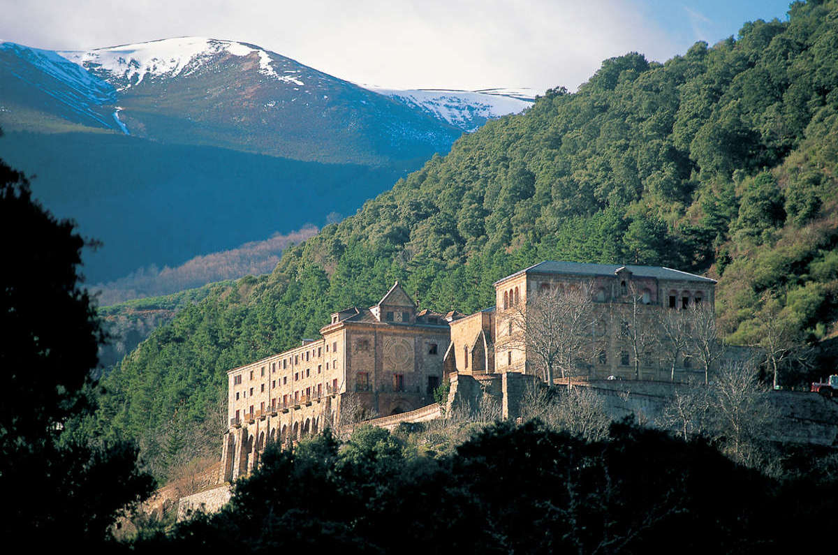 En este momento estás viendo Monasterio de Valvanera (La Rioja)