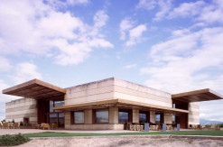 Bodegas Campo Viejo, exterior