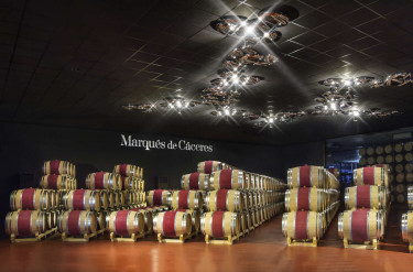 Bodegas Marqués de Cáceres, nave de barricas