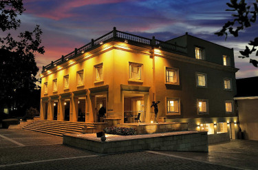 Bodegas Marqués de Cáceres, vista nocturna