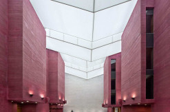 Centro de la Cultura del Rioja, patio interior